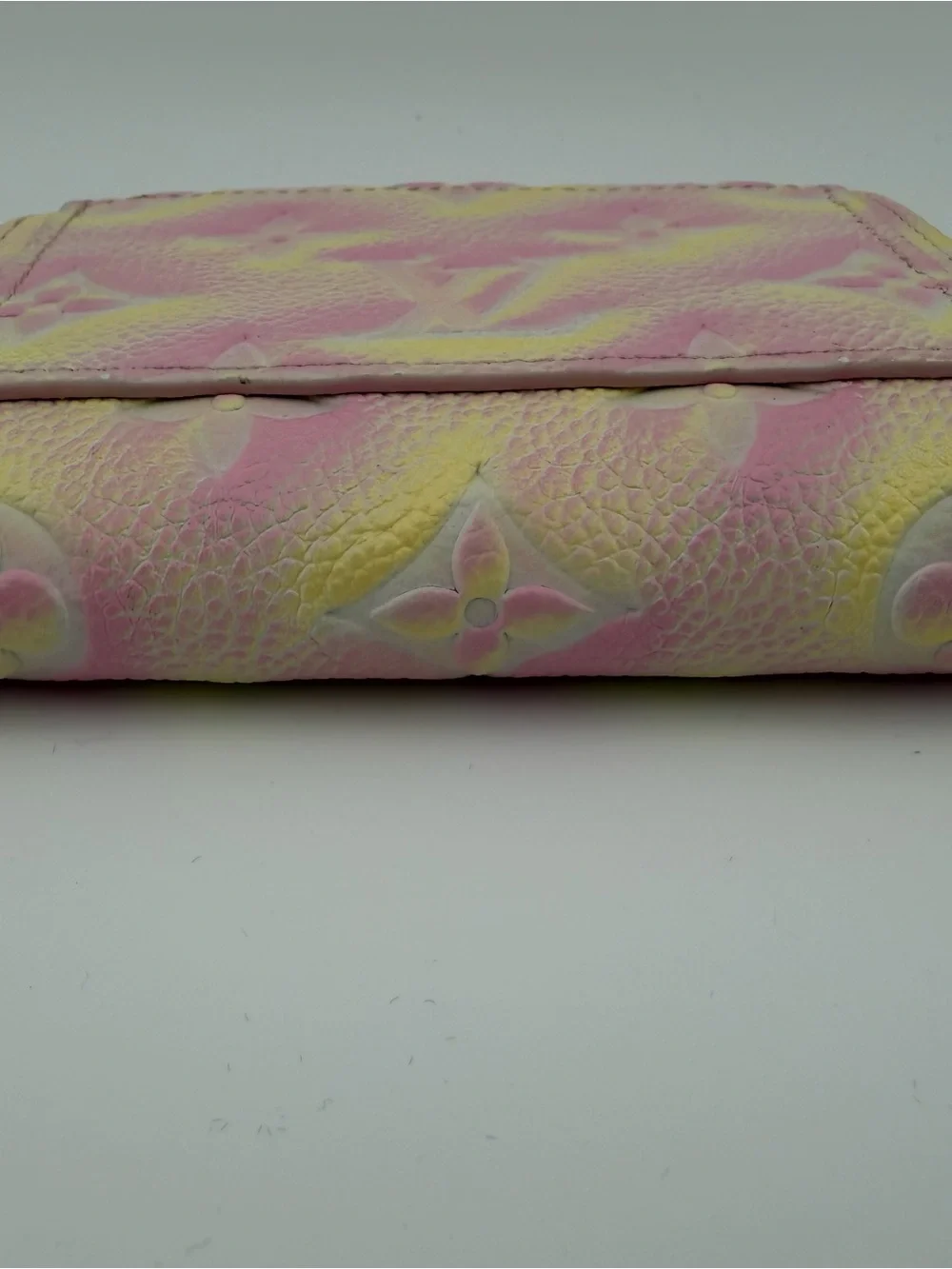 AUTHENTIC Louis Vuitton Pink Stardust Clea Embossed Monogram Compact Wallet